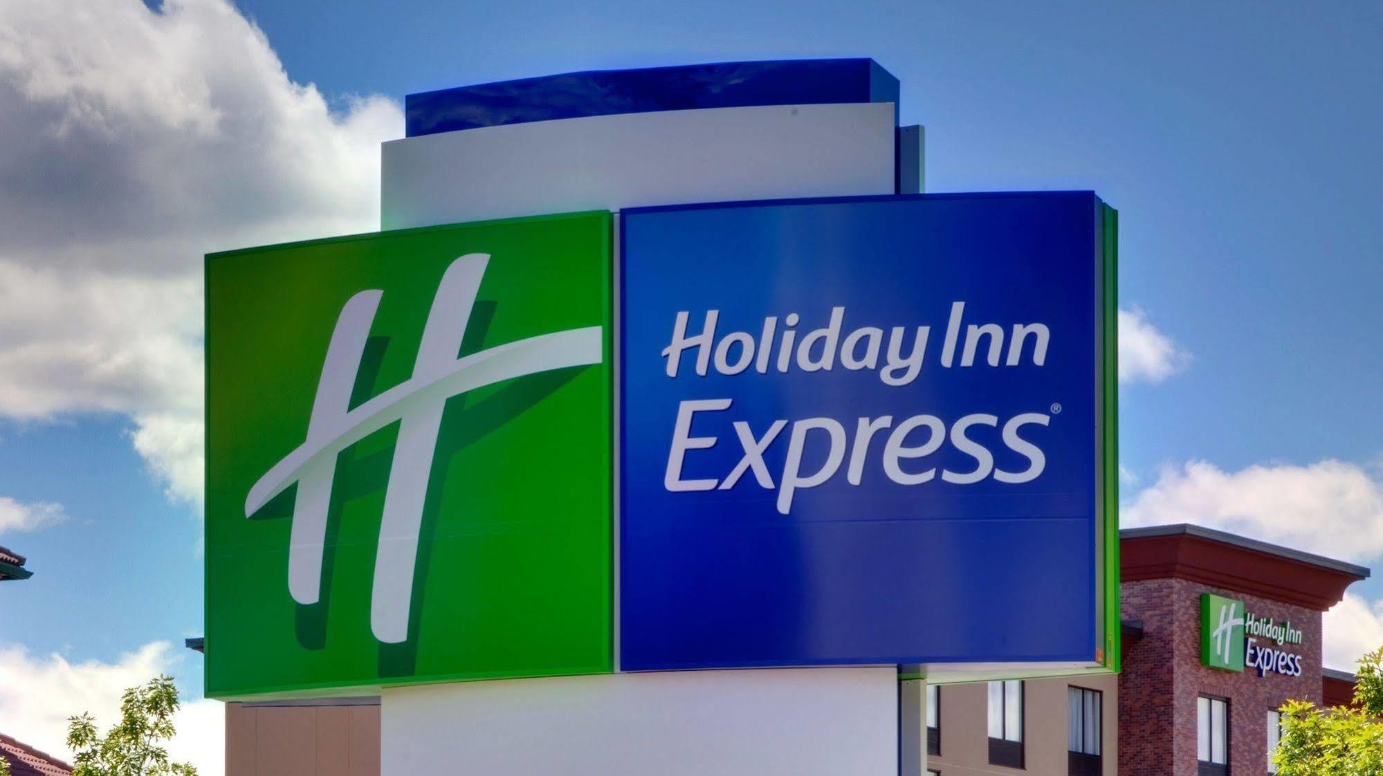 Express & By Ihg Platteville