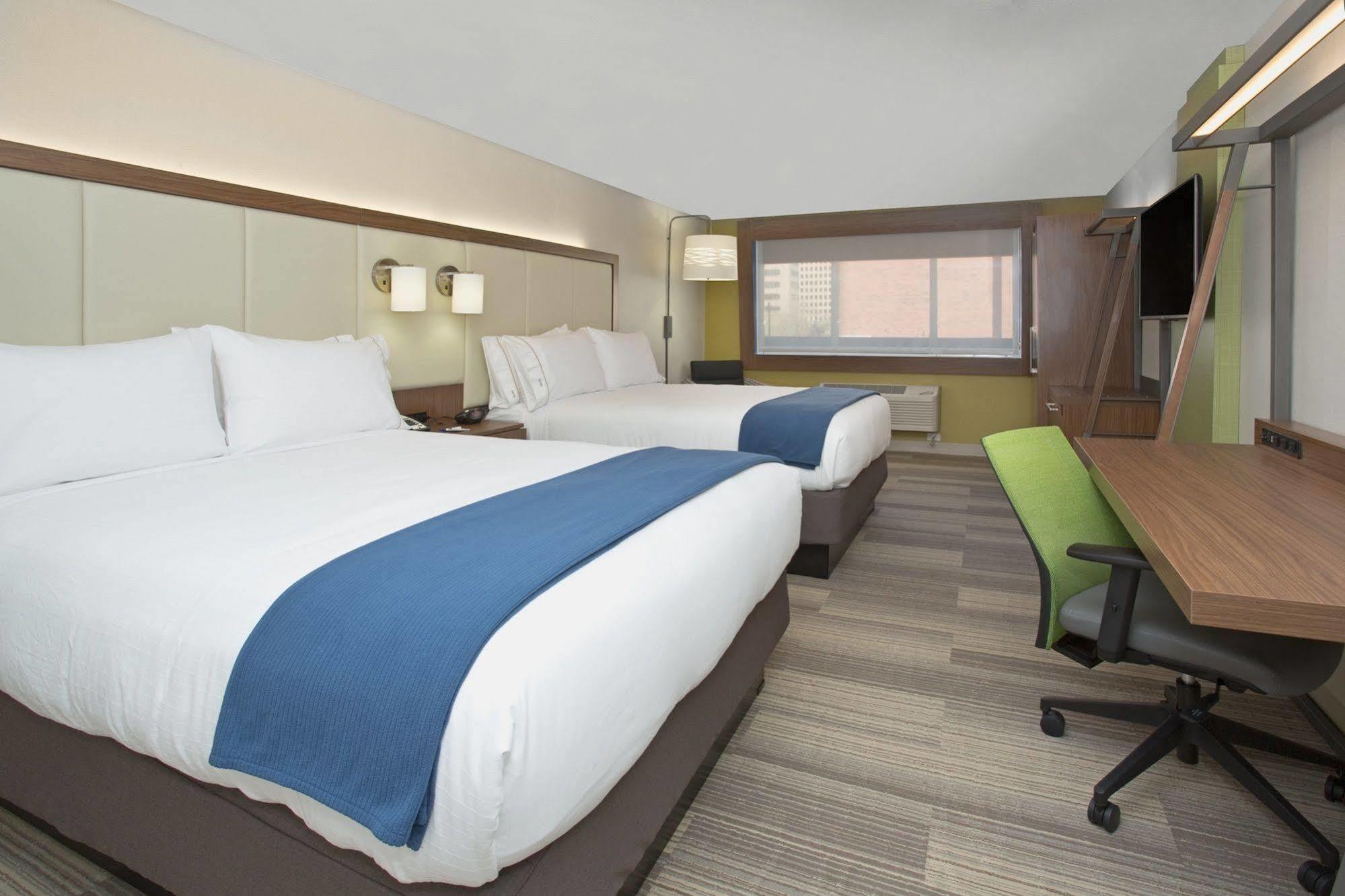 Hotel Express & By Ihg Platteville
