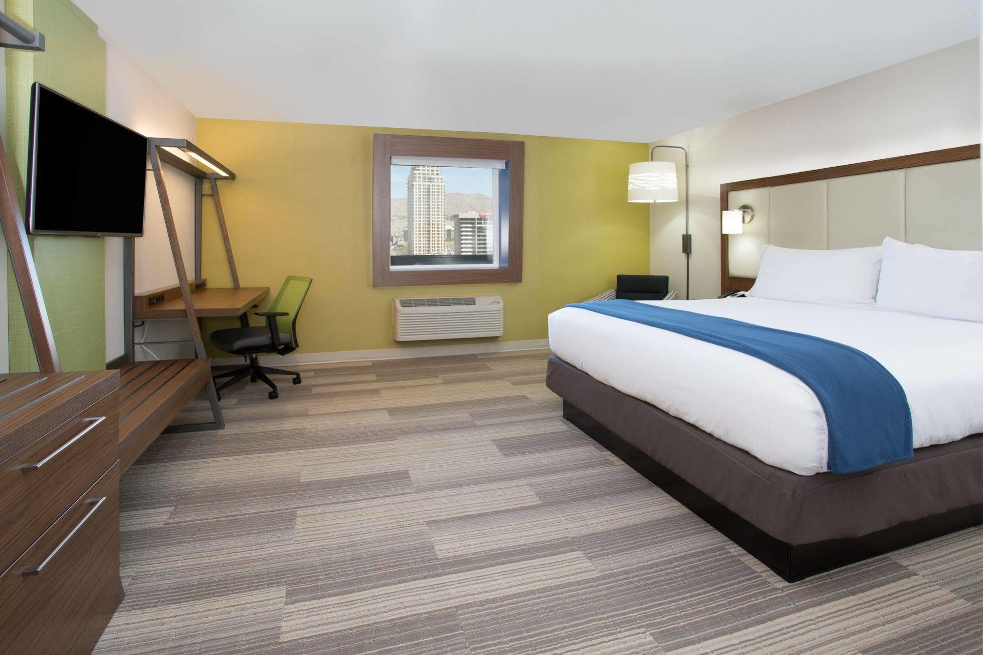 Express & By Ihg 3*