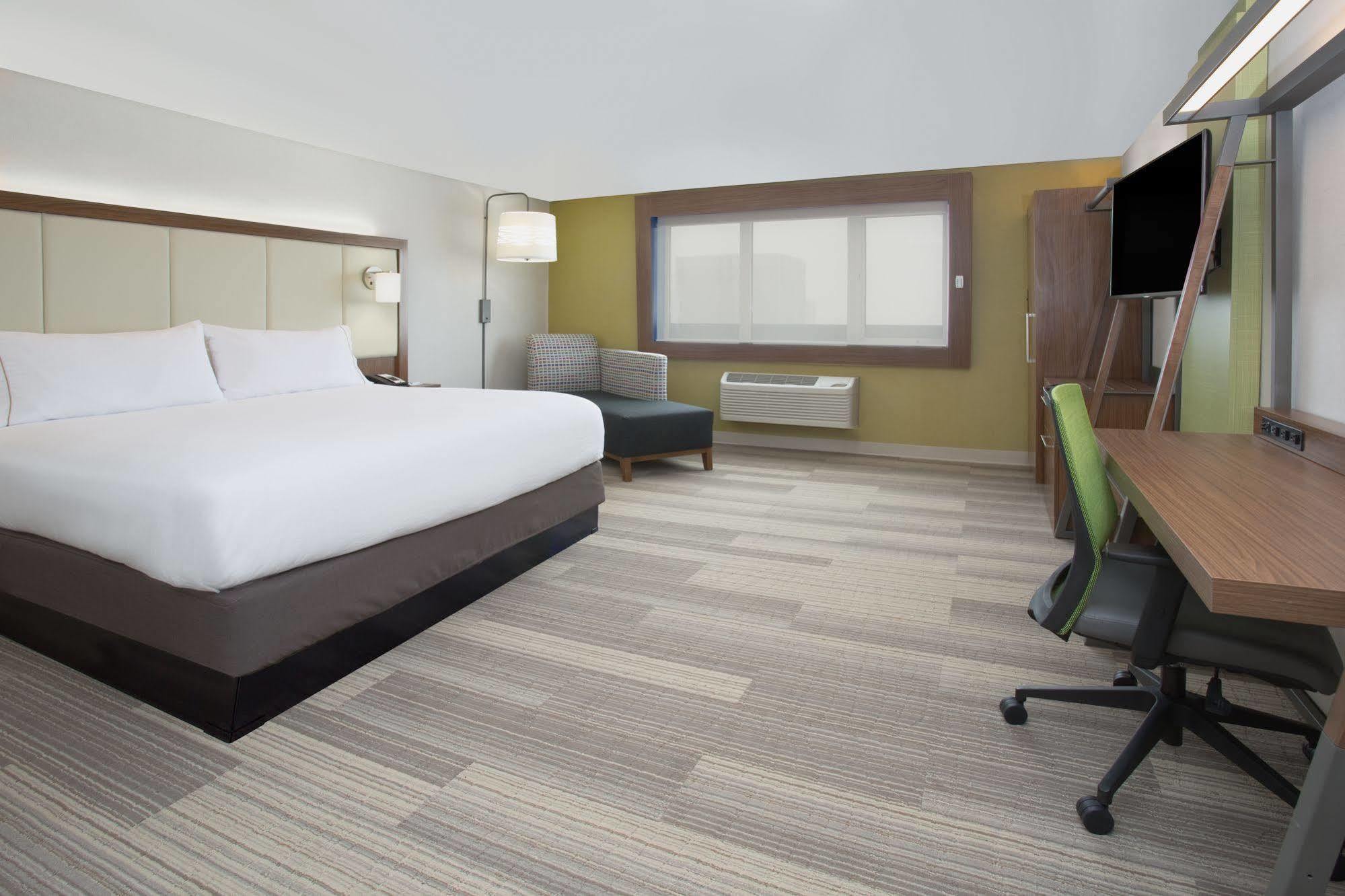 Express & By Ihg