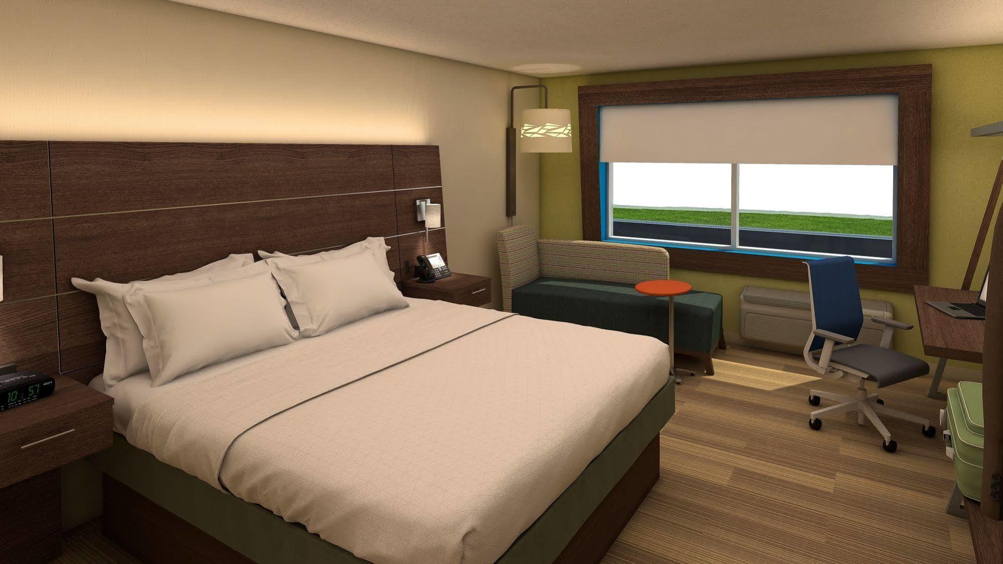 Express & By Ihg Hotel 3*